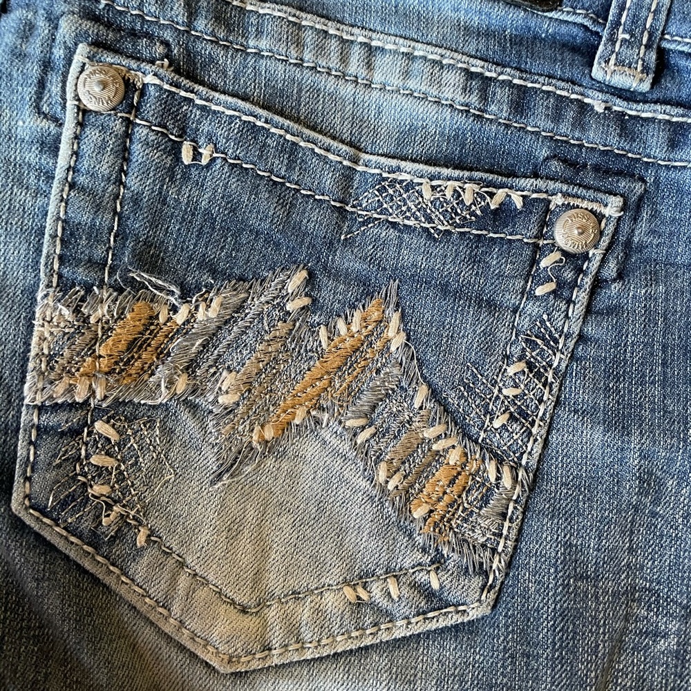 Miss Me Jeans - Picture 2 of 9